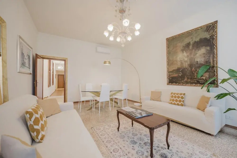 Santo Stefano Palace — забронировать отель в Венеции