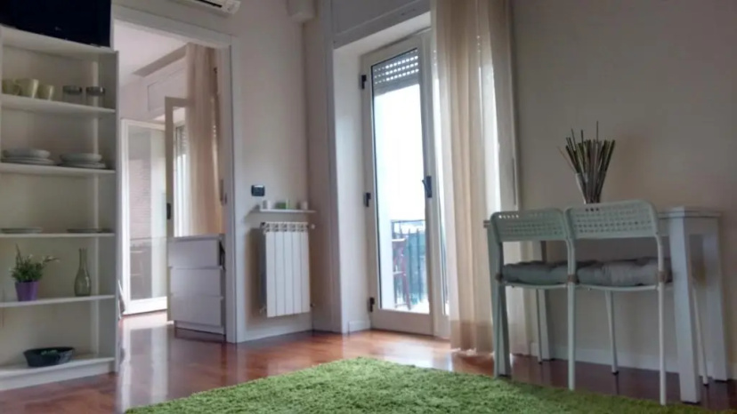 Apartment Nadia 3 — отель в Неаполе, Италия