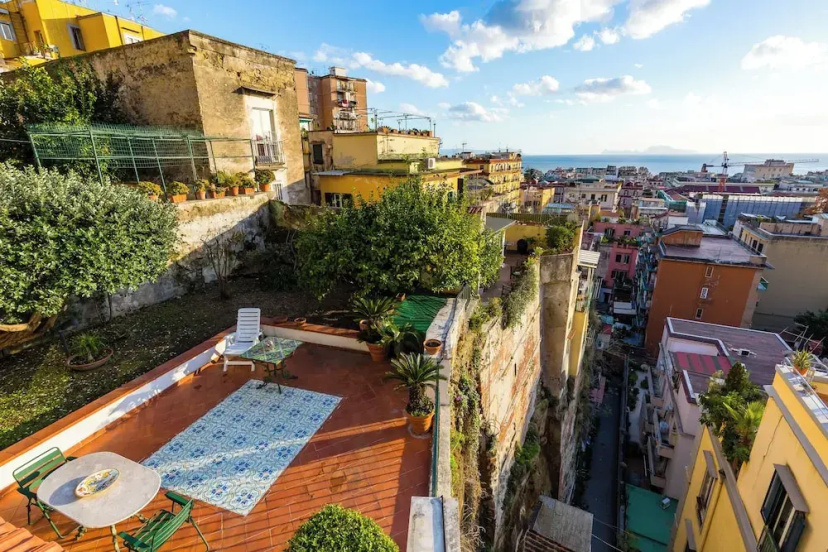 Villa Paola - Hidden Panoramic Garden and Terraces by Napoliapartments — забронировать отель в Неаполе