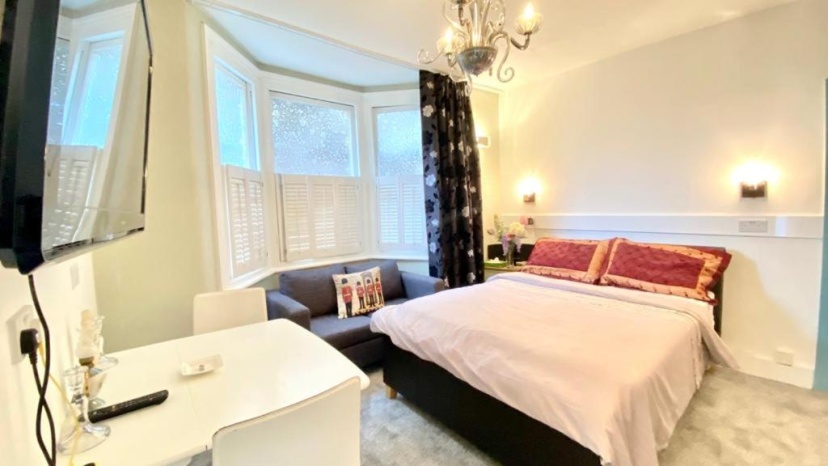 Modern And Cosy Studio Flat — отель с удобствами в Лондоне