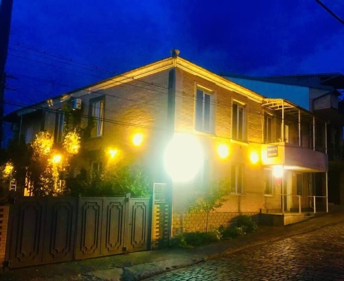 Отель Nana's Home — комфортный отель в Кутаиси