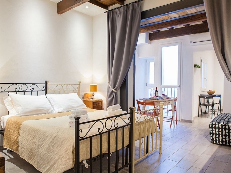 Santa Croce Apartment — отель в Флоренции, Италия