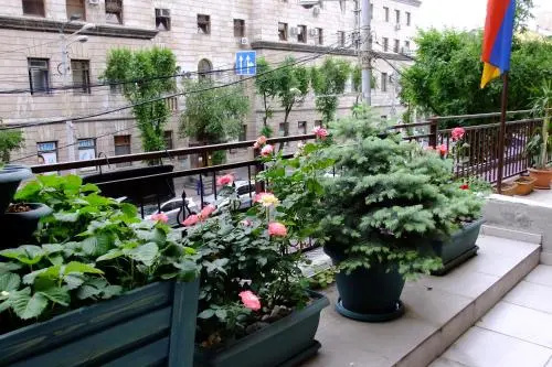 Yerevan center apartment 5A — отель в Ереван, Армения