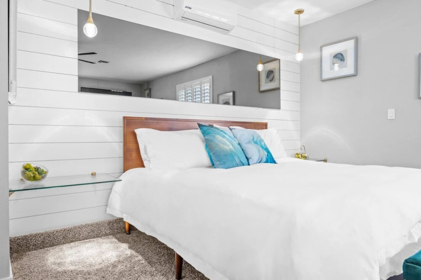 4bdrm 2 Bath Pool Close To Strip & Conventions — отель с удобным расположением в Лас Вегасе