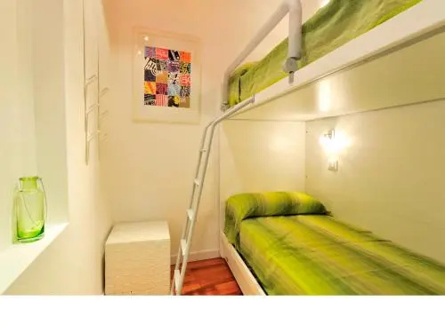 Castello - Biennale apartment — забронировать отель в Венеции