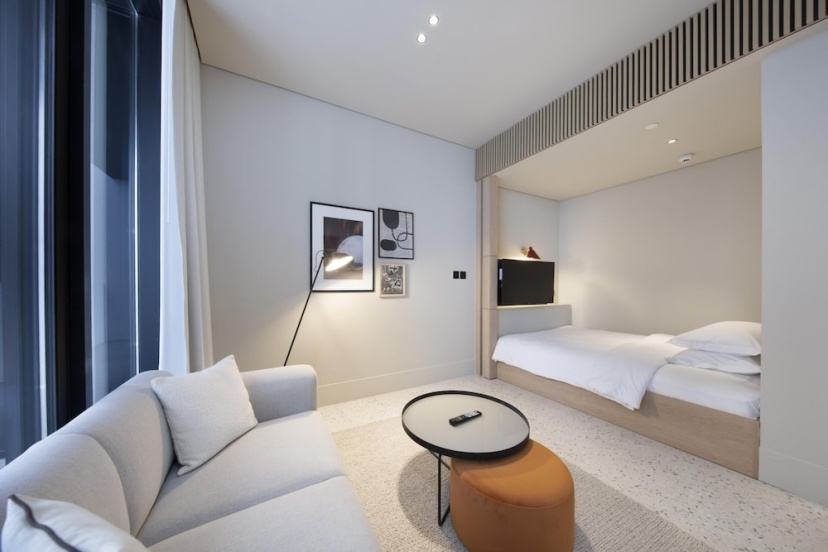 Business Travel Ready Studio at Upside Living — отель с удобствами в Дубае