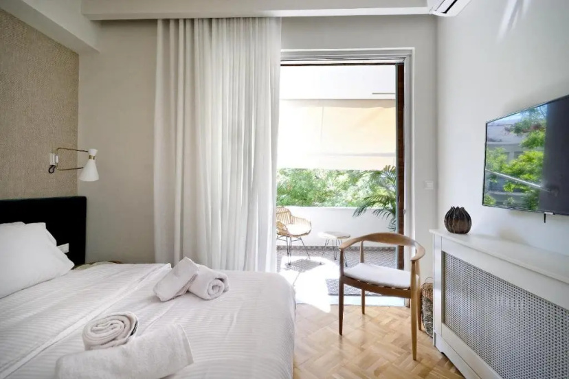 The Fancy Philosopher Apartment — отель с удобным расположением в Афины