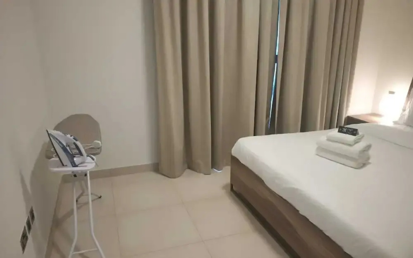 OYO HOME 1381 Premium 1 BHK With Balcony — отель в Абу, Объединенные Арабские Эмираты