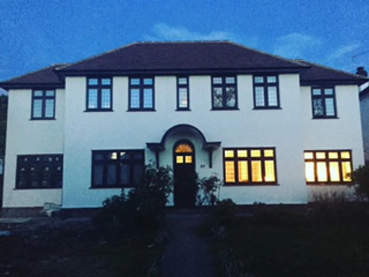 Lovely and Comfortable 1-bed Apartment in Bromley — отель с удобствами в Лондоне