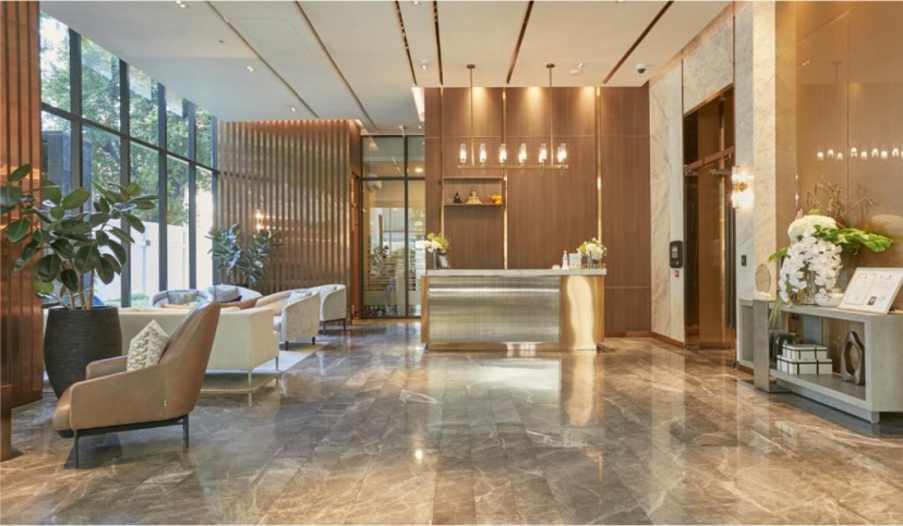 Luxury Apartment Queen Sirikit Asok Termianl 21 — отель в Бангкоке, Таиланд