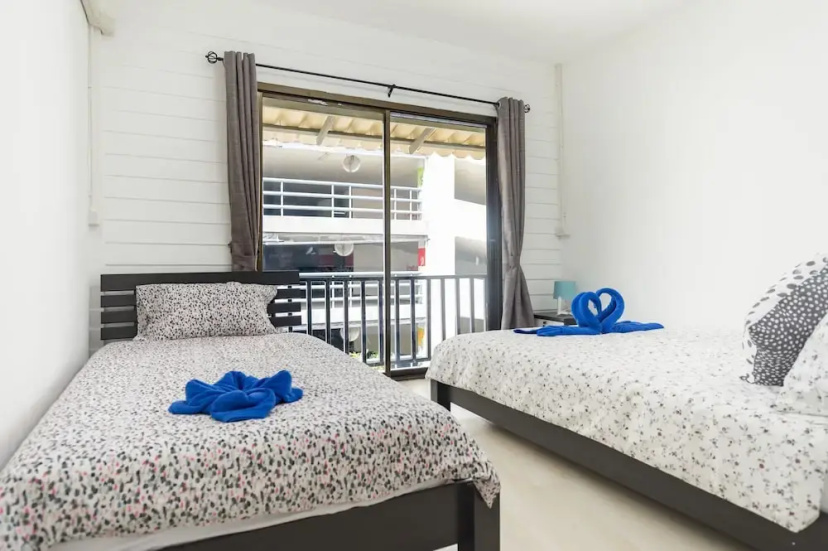 Cozy TownHouse HuaLampong — отель с удобствами в Бангкоке