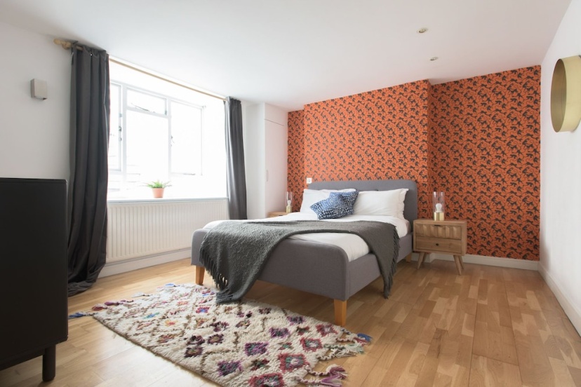 Цены на Bright and Beautiful Bayswater 2 Bed Apartment в Лондоне