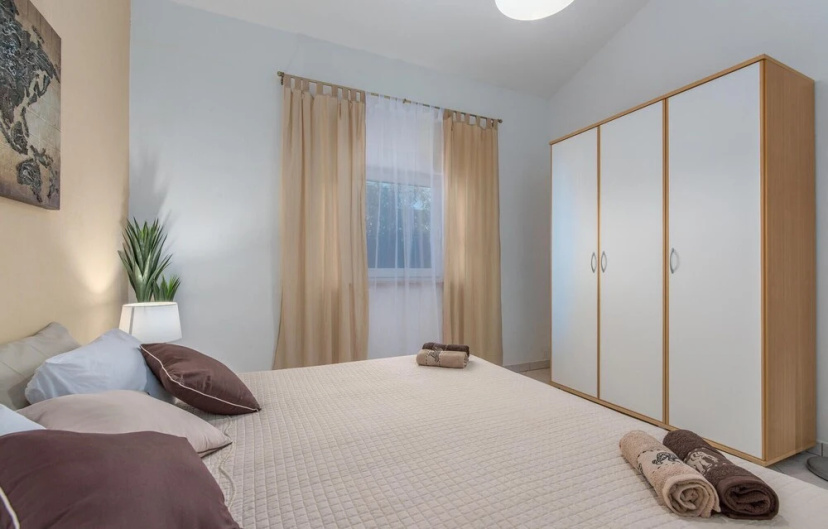 Awesome Home in Porec With Wifi and 2 Bedrooms - Hotel in Porec - Photo 1