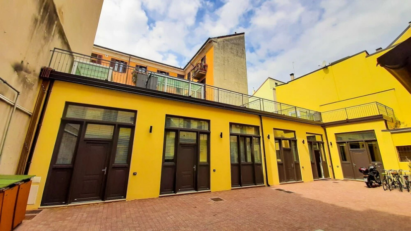 JOIVY Lovely Loft For 2 W/Private Entrance — забронировать отель в Милане
