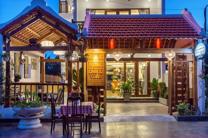 White House Villa Hoi An — забронировать отель в Дананге