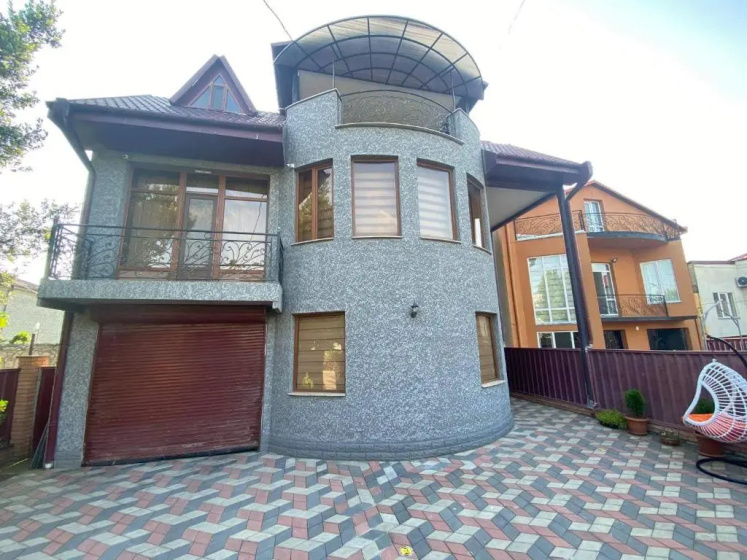 Lana S Guest House — отель с удобствами в Кутаиси