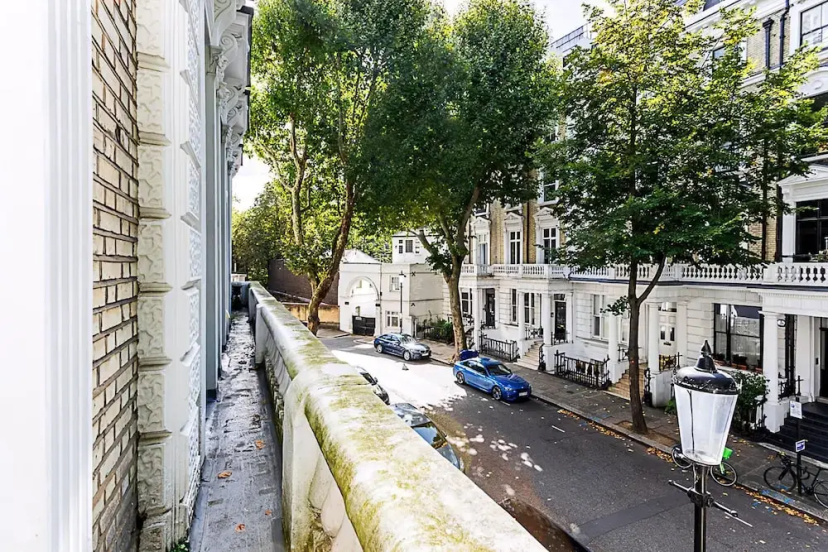 Notting Hill Charm: Central 2-bed Gem — комфортный отель в Лондоне