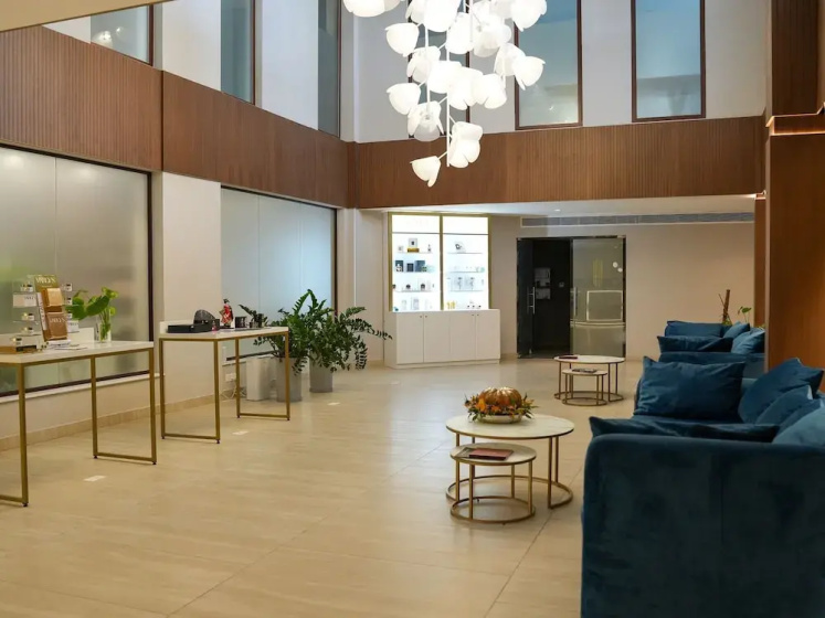 Aqua House Valentino 3 — отель в Лимассол, Кипр