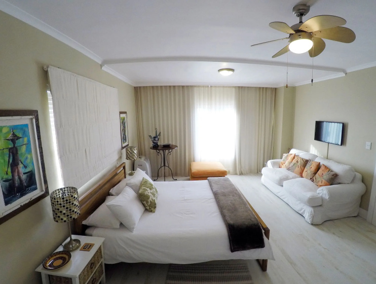 Цены на Dolphin Inn Guest House в Кейптауне