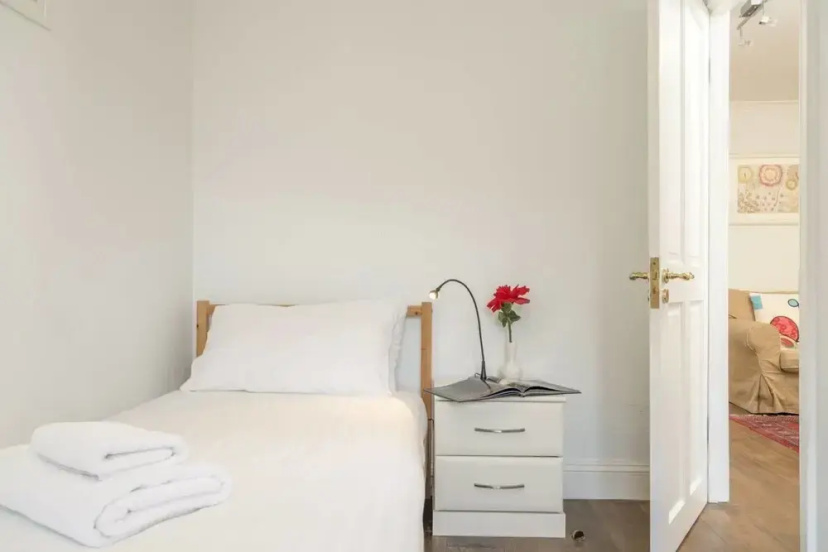 Adorable 3 bed Apartment in Bayswater — отель в Лондоне, Соединенное Королевство