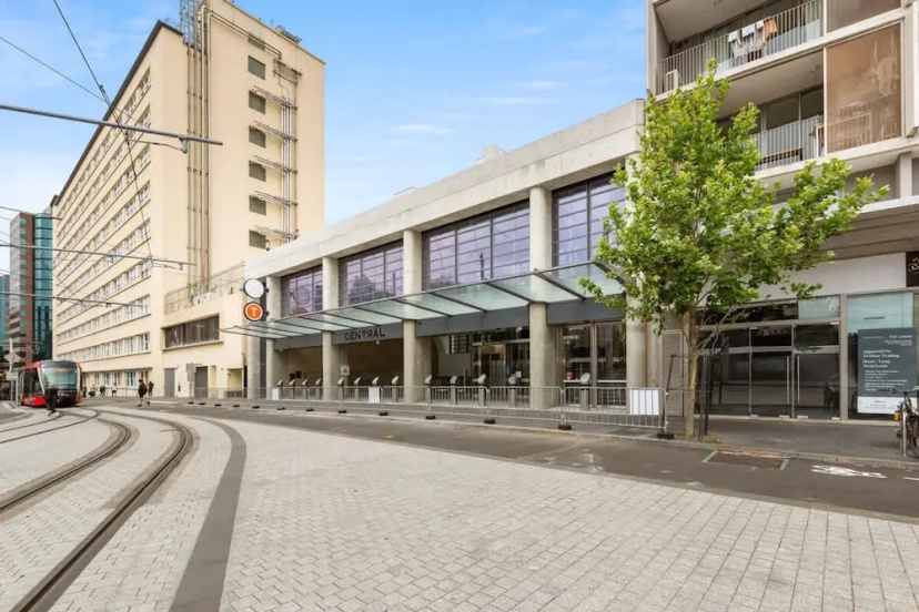 Central Luminous 2 Beds With Balcony Aircon — отель с удобствами в Сиднее