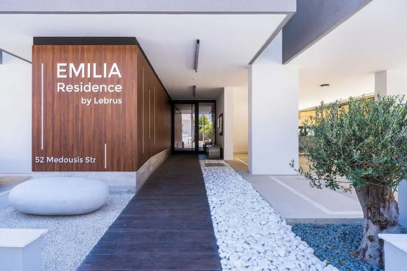 Lunette Artful 1-BR Apartment in Larnaca — комфортный отель в Ларнака