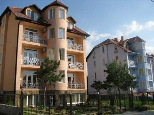 U Kara-Daga Guest House — отель с удобствами в Коктебель