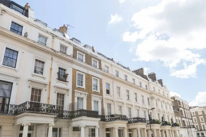 Цены на Fab 2 BR Flat in Paddington Close to Hyde Park в Лондоне