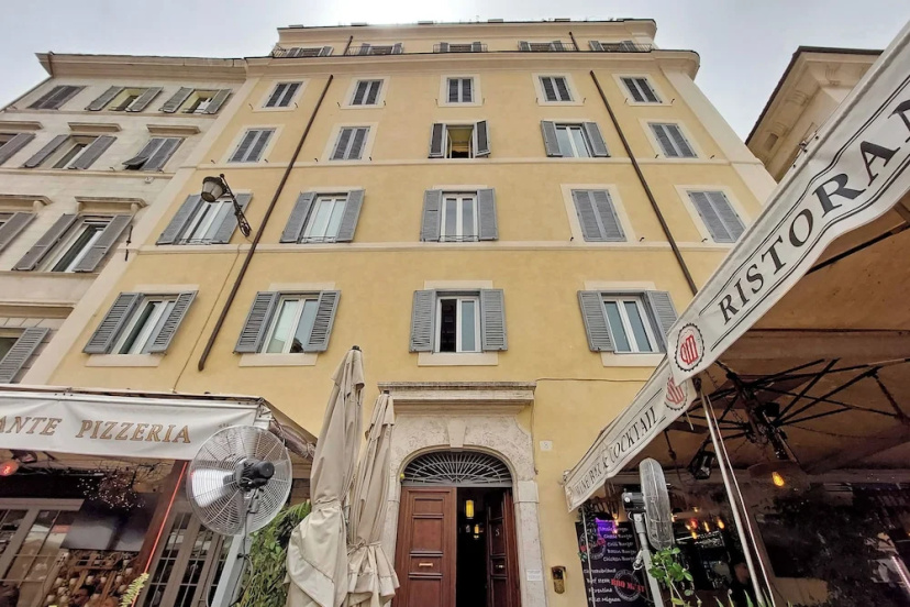 Magnifica residenza a Campo de' Fiori — забронировать отель в Риме