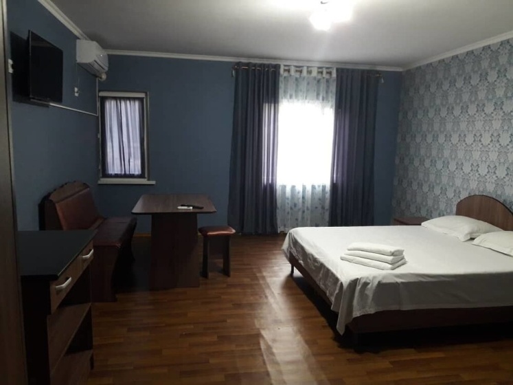 Guest House on ul Yaltinskaya 121 A — отель с удобным расположением в Бишкек