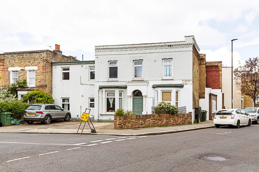 A Tranquil One-bedroom Flat Near Brockwell Park — отель с удобным расположением в Лондоне