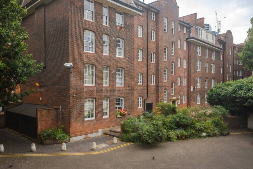 Цены на Stylish and Unique 1 Bedroom Flat in Shoreditch в Лондоне