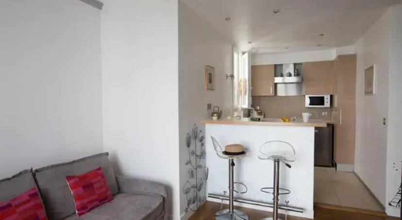 Charming Flat in 7th Near Eiffel Tower — отель с удобствами в Париже