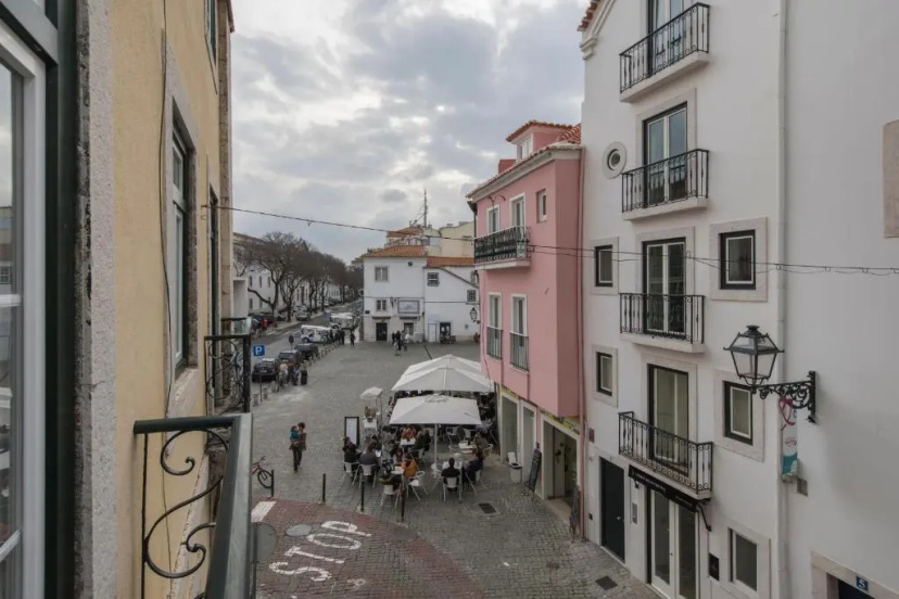 LovelyStay - Lusitano's Heart 2BDR Apartment in Alfama — отель с удобствами в Лиссабоне
