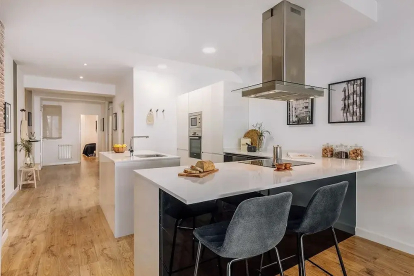Inti - 2 Bedrooms in Centro — отель с удобствами в Мадриде