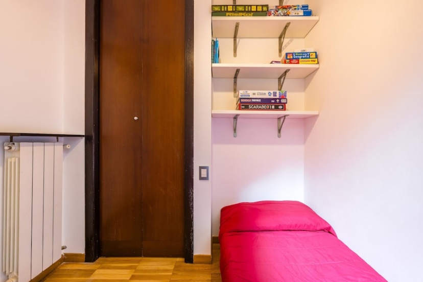 Цены на Fresh and Trendy Flat at Vomero в Неаполе