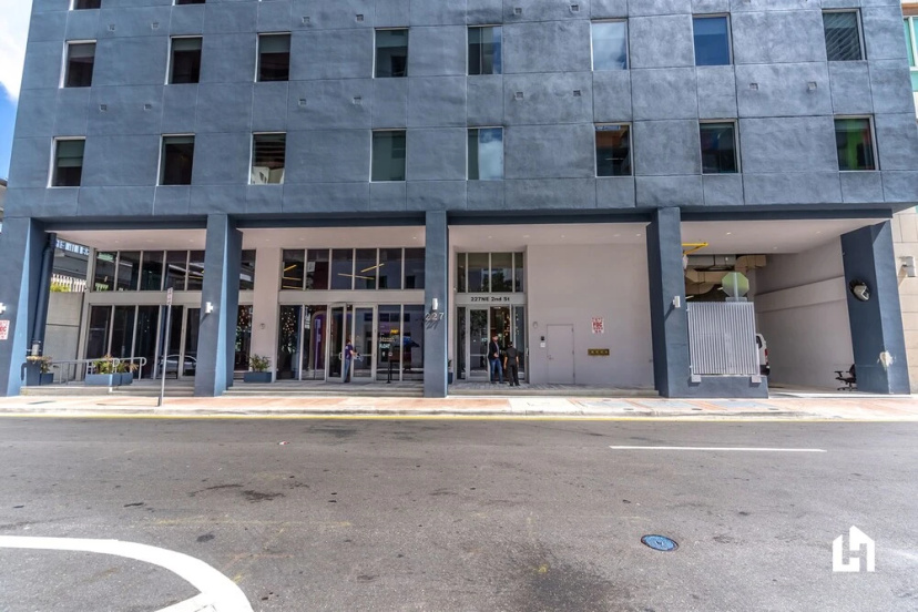 Цены на Downtown Miami Condos by Lua Host в Майами