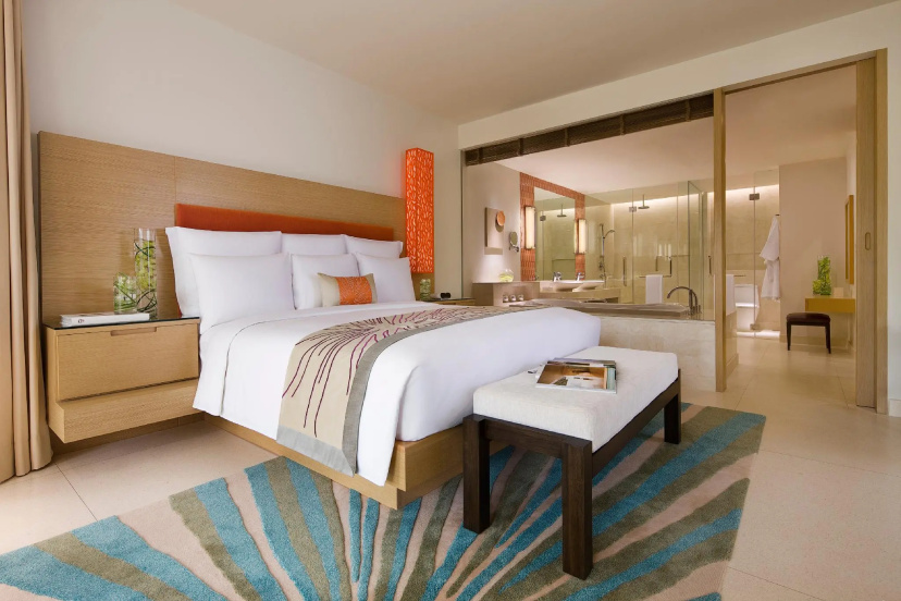 Renaissance Phuket Resort & Spa — отель в Пхукете для семейного отдыха