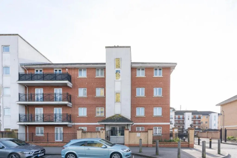 Suites by Rehoboth - Abbey Wood Station - London Zone 4 — забронировать отель в Лондоне