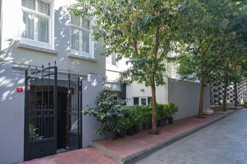 Charming Apartment With Galata View — отель в Стамбуле, Турция