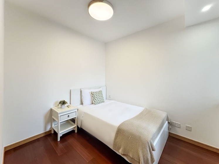 Цены на Tyms 2BR Apt TianshanRD Near CESIS Line2 в Шанхае