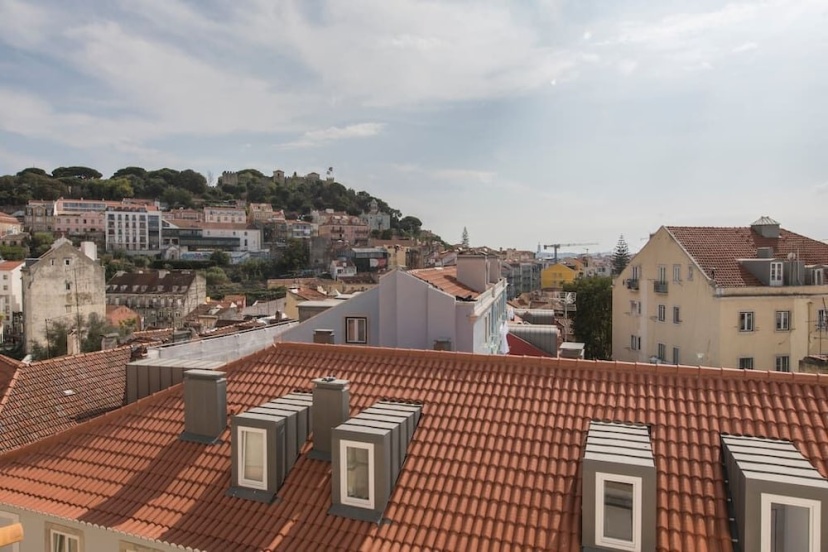 Sunny Studio in City Center — отель с удобствами в Лиссабоне