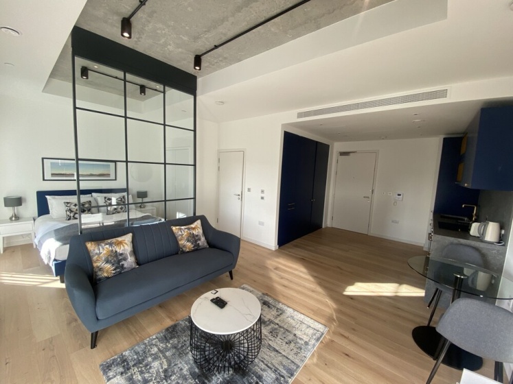 Цены на Luxury Apartment Minutes From Canning Town в Лондоне
