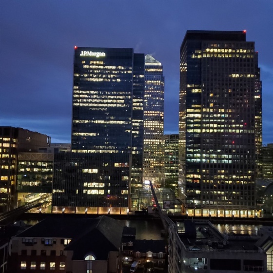 Captivating 2-bed Apartment in Canary Wharf London — отель с удобствами в Лондоне