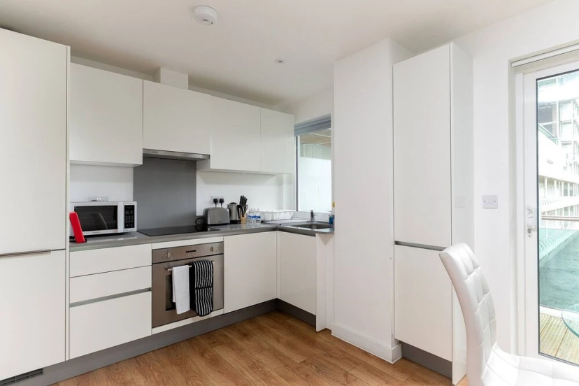 Skyvillion - Tower Point Enfield 1bed W Balcony — забронировать отель в Лондоне