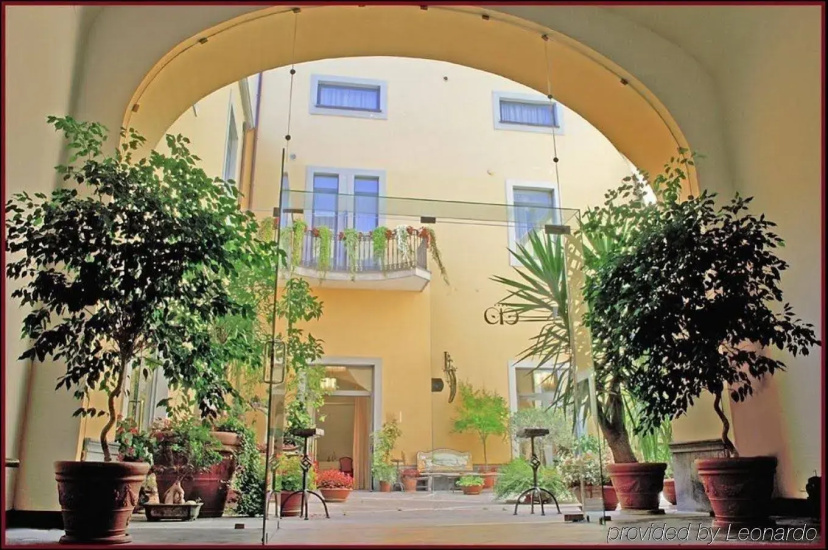 Le Cheminee Business Hotel Napoli — отель с удобствами в Неаполе