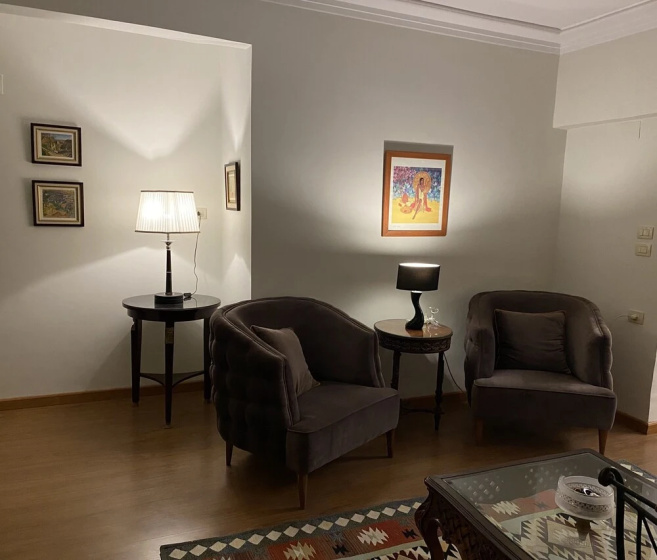 Nile View Apartment - Sleeps 4 & Balcony — забронировать отель в Каире