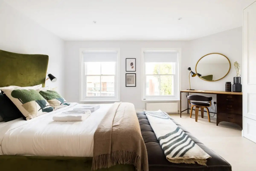 The Margravine Maisonette - Modern & Bright 2BDR Flat — отель с удобствами в Лондоне