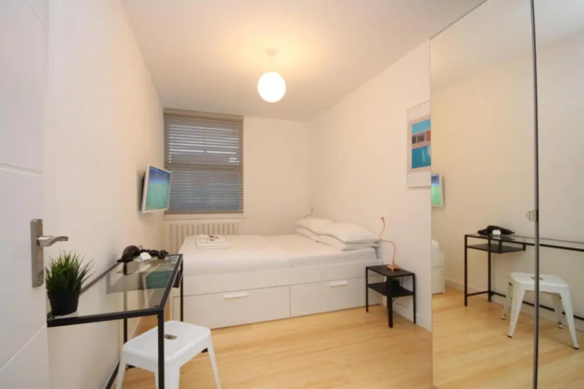 Цены на Camden Town Spacious 2 Bedroom Apartment - Sleeps 5 guests! в Лондоне