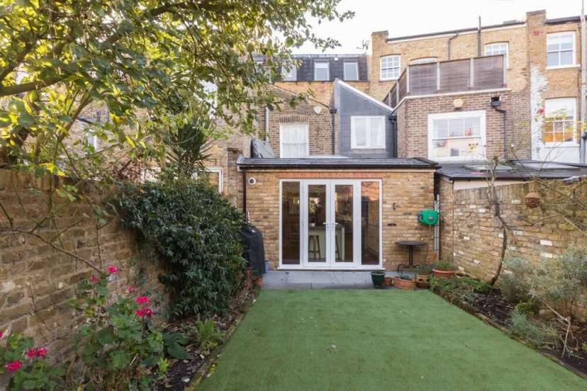 Цены на Fulham 4-bed House & Garden Near Tube в Лондоне